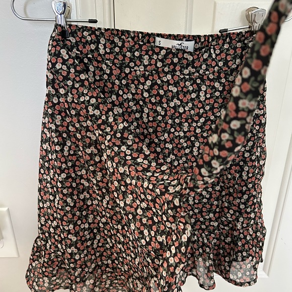 floral wrap skirt - Picture 2 of 4